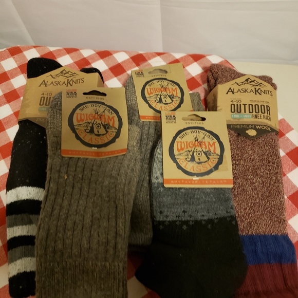 Accessories - Bundle of Wiguam and Alaska knits Socks